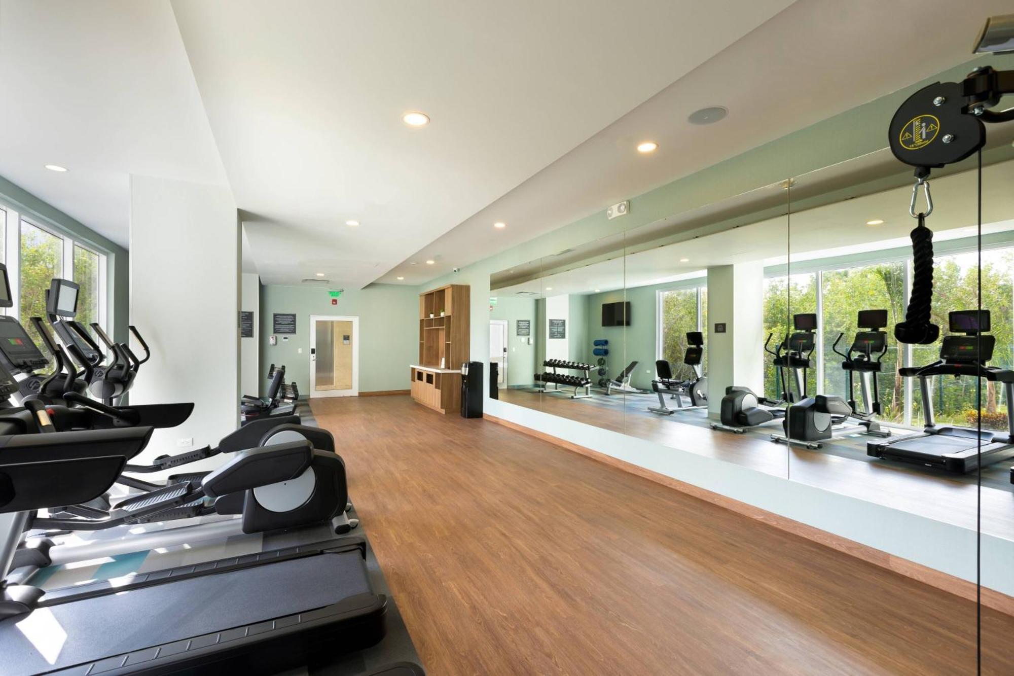 Residence Inn By Marriott Cancun Hotel Zone Εξωτερικό φωτογραφία