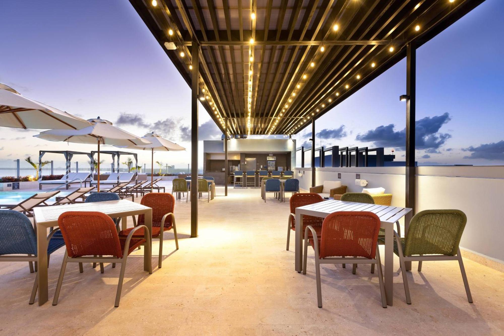 Residence Inn By Marriott Cancun Hotel Zone Εξωτερικό φωτογραφία